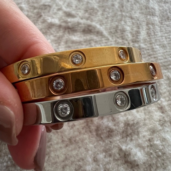 Bracelets - Picture 5 of 12